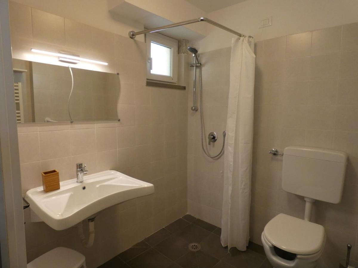 Sant'Anna Hostel La Spezia Bagian luar foto